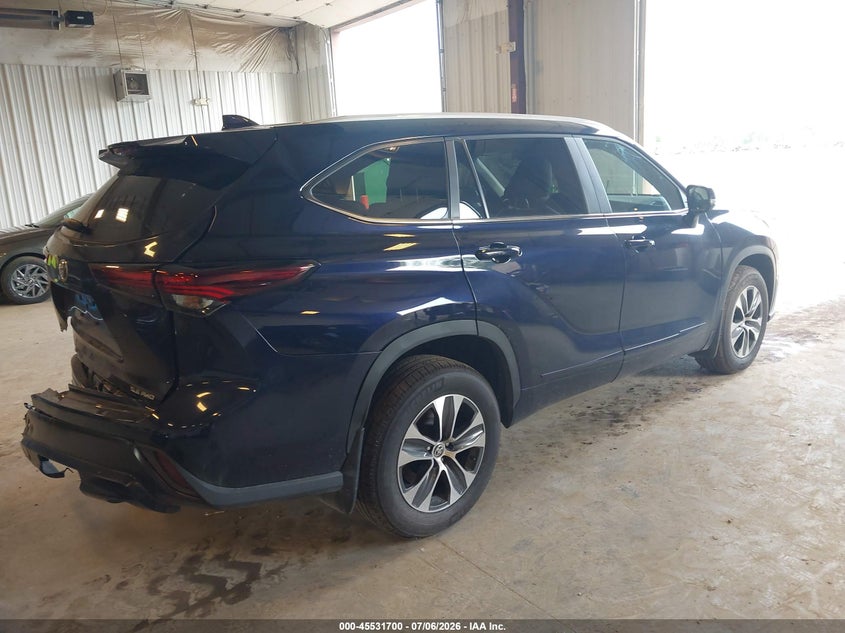 2026 Toyota Highlander VIN 5TDKDRBH8TS602540 IAAI salvage auction — FRONT & REAR, Salvage Title, sold $16,100 on 2026-07-31 (photo 4)