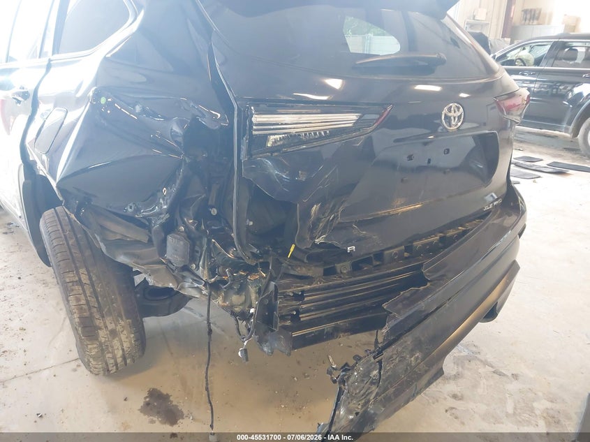 2026 Toyota Highlander VIN 5TDKDRBH8TS602540 IAAI salvage auction — FRONT & REAR, Salvage Title, sold $16,100 on 2026-07-31 (photo 6)