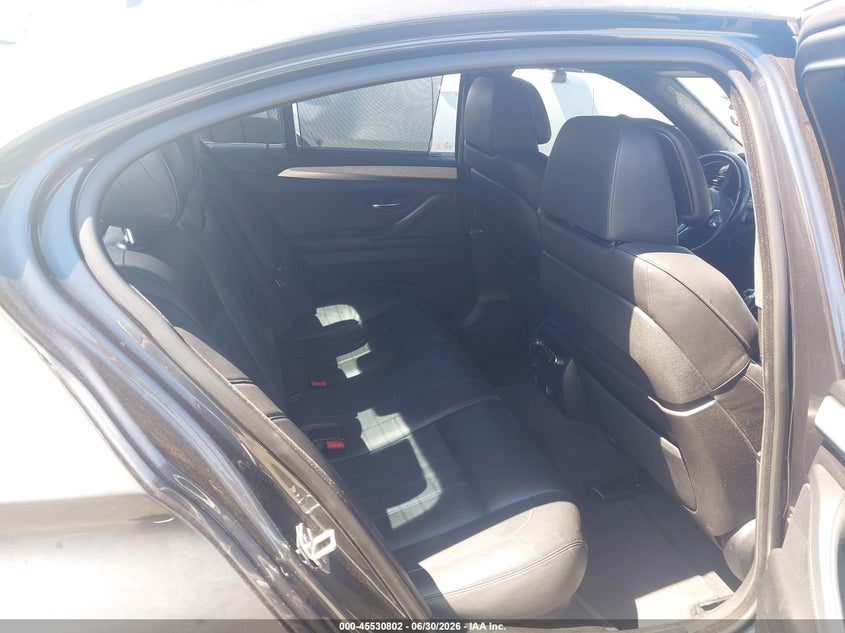 2016 BMW M5 VIN WBSFV9C53GD595591 IAAI salvage auction — SIDE, Salvage Title, sold $7,700 on 2026-08-05 (photo 8)