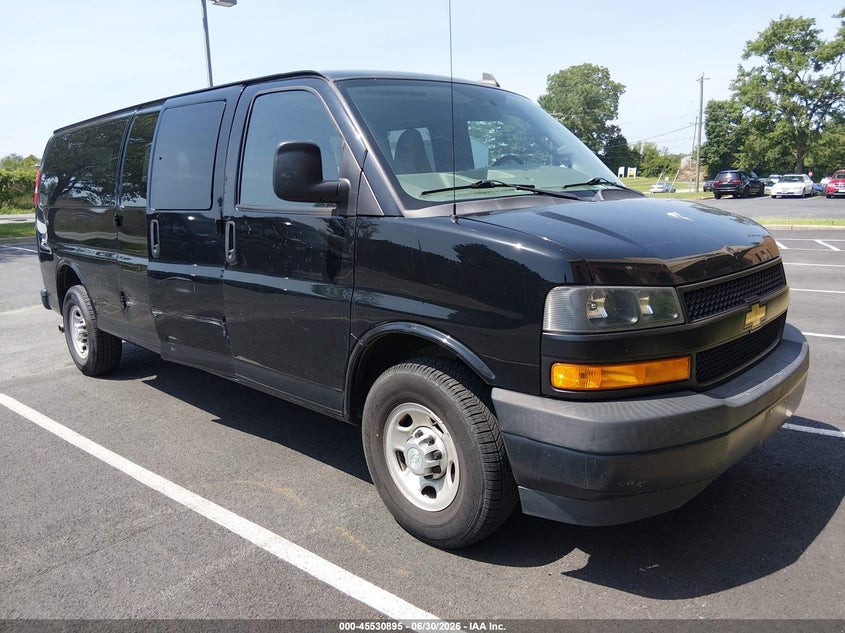 2020 Chevrolet Express 2500 VIN 1GAZGNFG5L1139231 — IAAI salvage auction photo