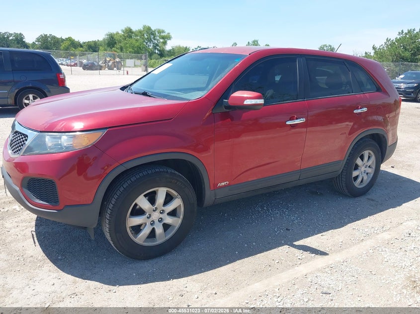 2011 Kia Sorento VIN 5XYKTCA13BG016702 IAAI salvage auction — NORMAL WEAR, Clear-Endorsement (Wisconsin), sold $475 on 2026-07-28 (photo 2)