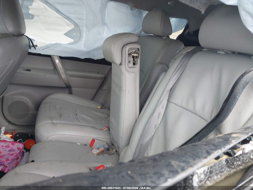 2011 Toyota Highlander VIN 5TDZK3EH8BS031353 IAAI salvage auction — ROLLOVER, Salvage (Tennessee), sold $25 on 2026-07-30 (photo 8)