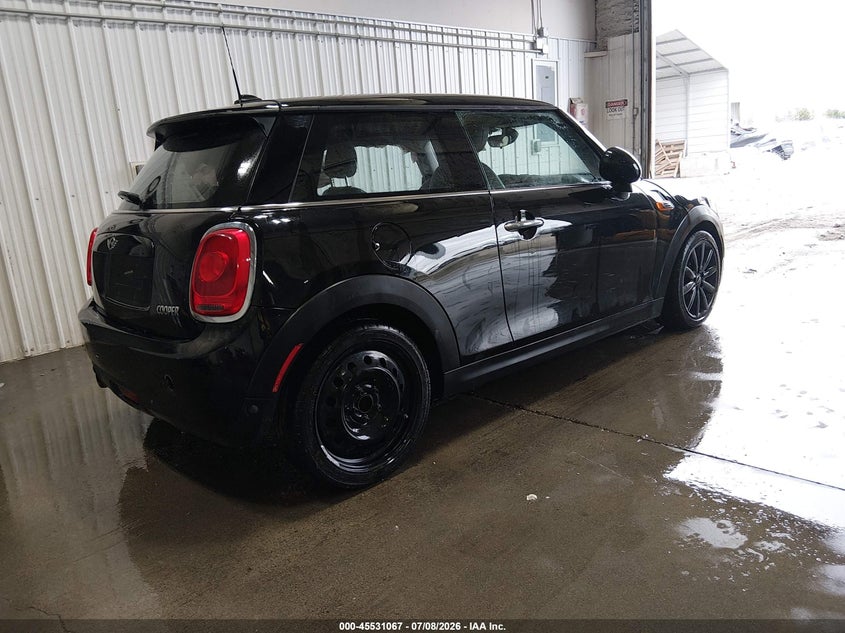 2018 Mini Hard top VIN WMWXP5C54J2G63527 IAAI salvage auction — LEFT SIDE, Wait Title, sold $500 on 2026-08-14 (photo 4)