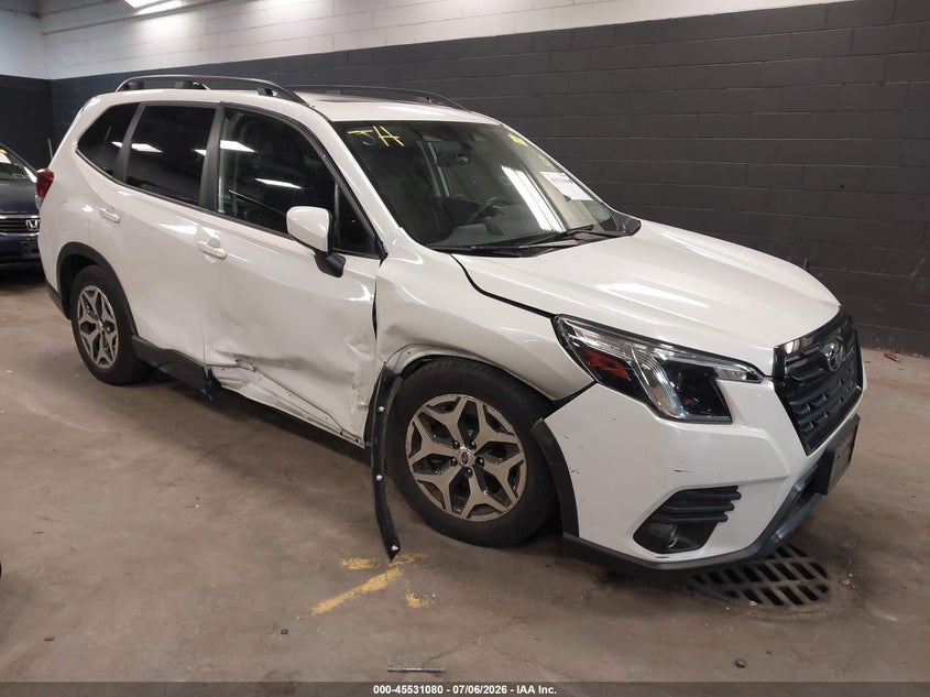 2024 Subaru Forester VIN JF2SKADC1RH463424 IAAI salvage auction — RIGHT SIDE, Mv-907A (New York), sold $8,125 on 2026-09-07 (photo 1)
