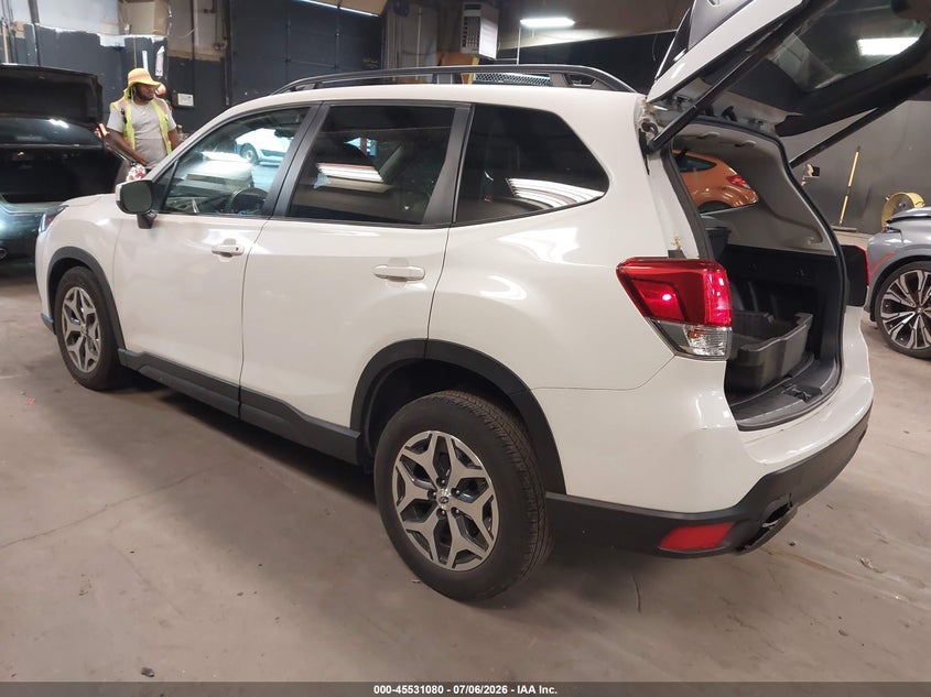 2024 Subaru Forester VIN JF2SKADC1RH463424 IAAI salvage auction — RIGHT SIDE, Mv-907A (New York), sold $8,125 on 2026-09-07 (photo 3)