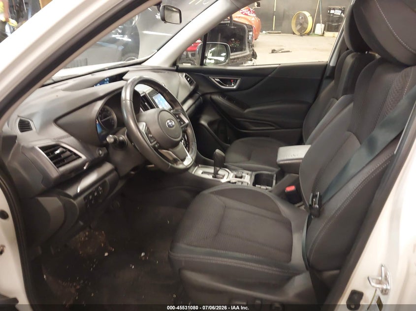 2024 Subaru Forester VIN JF2SKADC1RH463424 IAAI salvage auction — RIGHT SIDE, Mv-907A (New York), sold $8,125 on 2026-09-07 (photo 5)