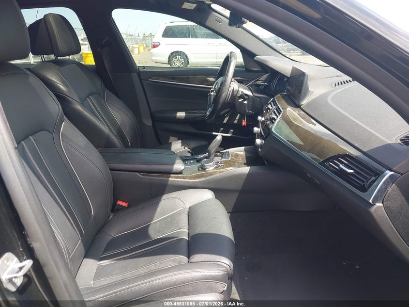 2019 BMW VIN WBAJA9C5XKB254655 IAAI salvage auction — LEFT FRONT, Salvage Title, sold $8,800 on 2026-08-02 (photo 5)
