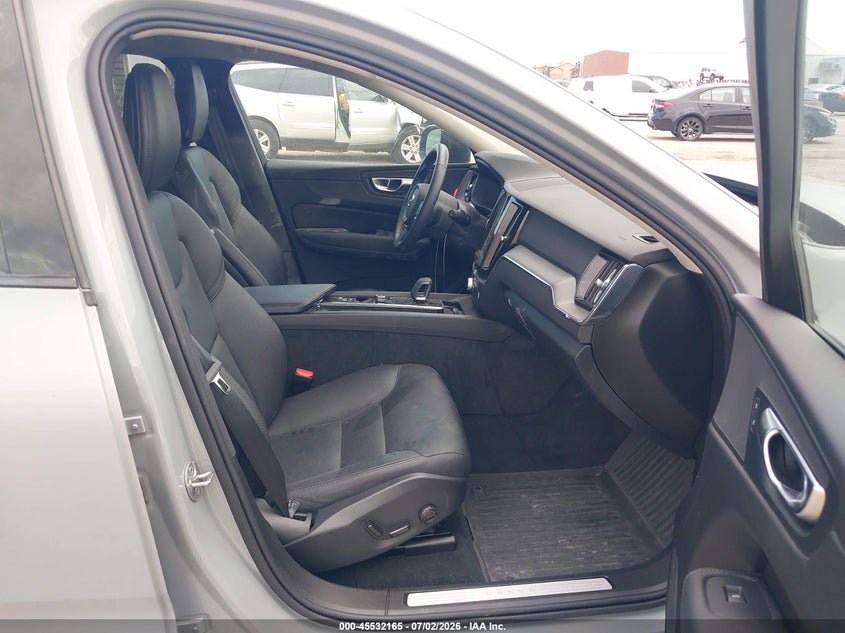 2025 Volvo Xc60 VIN YV4M12RJ0S1117917 IAAI salvage auction — FRONT END, Salvage Title, sold $15,500 on 2026-08-28 (photo 5)