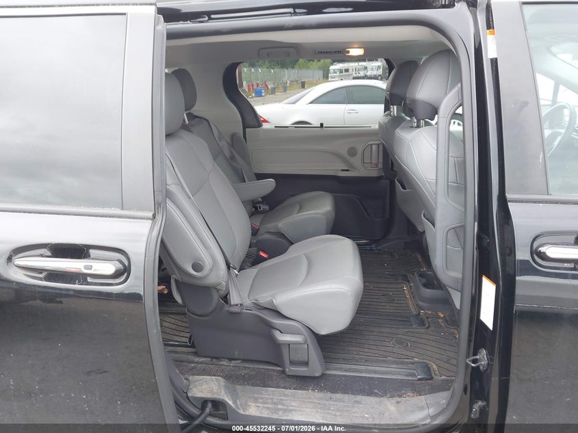 2021 Toyota Sienna VIN 5TDJSKFC4MS018449 IAAI salvage auction — FRONT & REAR, Salvage Title, sold $14,600 on 2026-07-22 (photo 8)