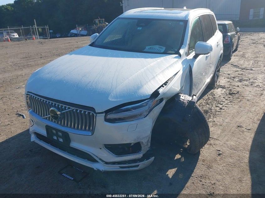 2025 Volvo Xc90 VIN YV4062PE8S1332077 IAAI salvage auction — SIDE, Salvage (Massachusetts), sold $15,200 on 2026-07-28 (photo 2)