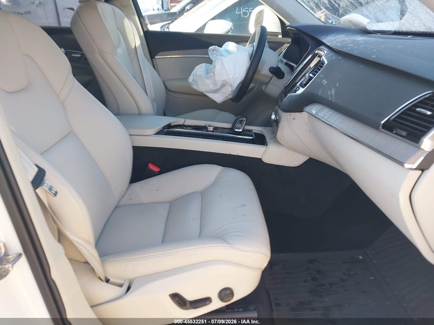 2025 Volvo Xc90 VIN YV4062PE8S1332077 IAAI salvage auction — SIDE, Salvage (Massachusetts), sold $15,200 on 2026-07-28 (photo 5)
