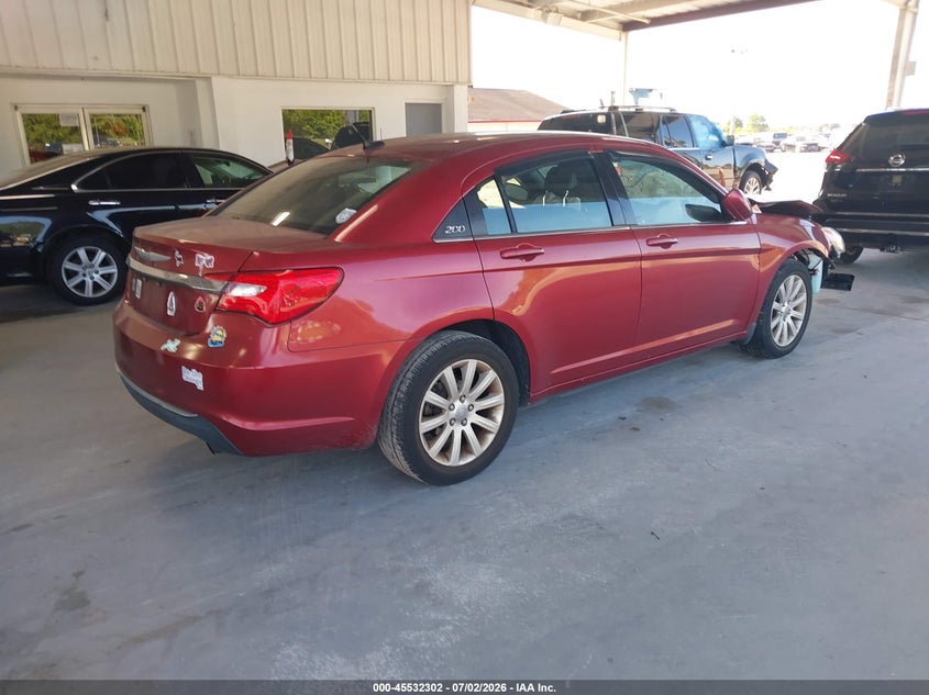2013 Chrysler 200 VIN 1C3CCBBB7DN600560 IAAI salvage auction — FRONT END, Rebuildable (Florida), sold $775 on 2026-07-15 (photo 4)