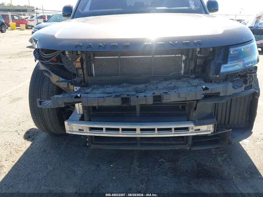 2023 Land rover RANGE ROVER VIN SALKPBE78PA052611 IAAI salvage auction — RIGHT FRONT, Salvage Title, sold $14,100 on 2026-07-29 (photo 6)