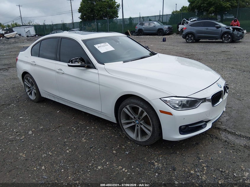 2015 BMW 3er VIN WBA3B5G52FNS12011 IAAI salvage auction — FRONT & REAR, Salvage (Pennsylvania), sold $1,650 on 2026-08-07 (photo 1)