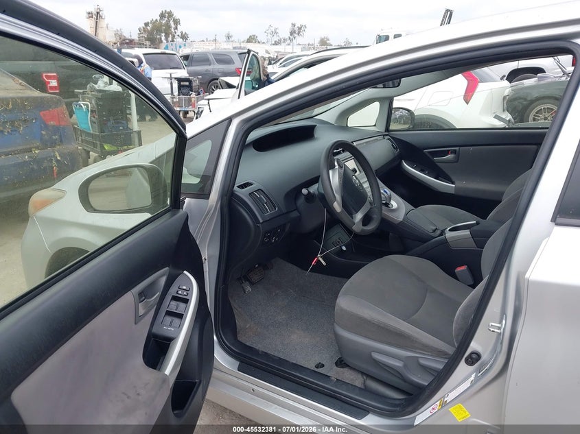 2014 Toyota Prius VIN JTDKN3DP4E3054782 IAAI salvage auction — RIGHT SIDE, Salvage (California), sold $3,900 on 2026-07-22 (photo 5)