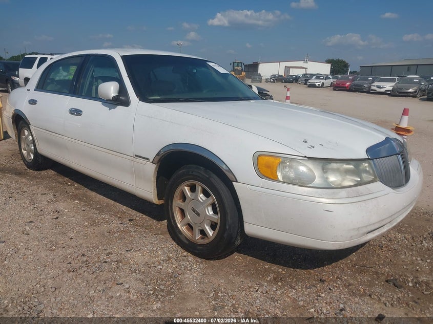 2002 Lincoln TOWN CAR VIN 1LNHM82W22Y650178 IAAI salvage auction — NORMAL WEAR, Clear (Alabama), sold $25 on 2026-07-28 (photo 1)