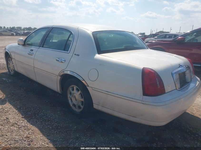 2002 Lincoln TOWN CAR VIN 1LNHM82W22Y650178 IAAI salvage auction — NORMAL WEAR, Clear (Alabama), sold $25 on 2026-07-28 (photo 3)