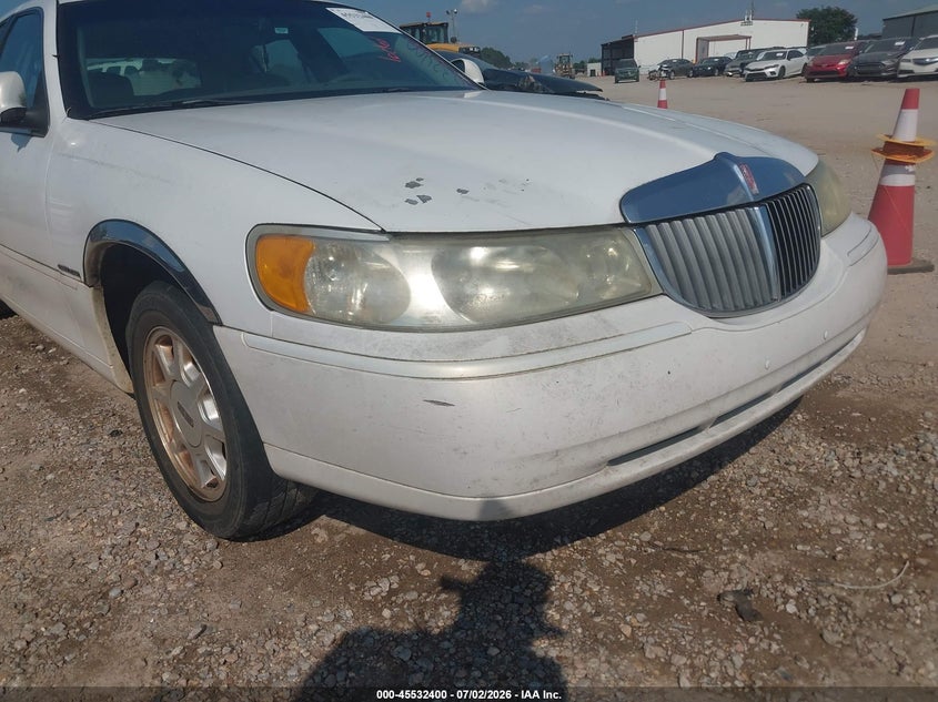 2002 Lincoln TOWN CAR VIN 1LNHM82W22Y650178 IAAI salvage auction — NORMAL WEAR, Clear (Alabama), sold $25 on 2026-07-28 (photo 6)