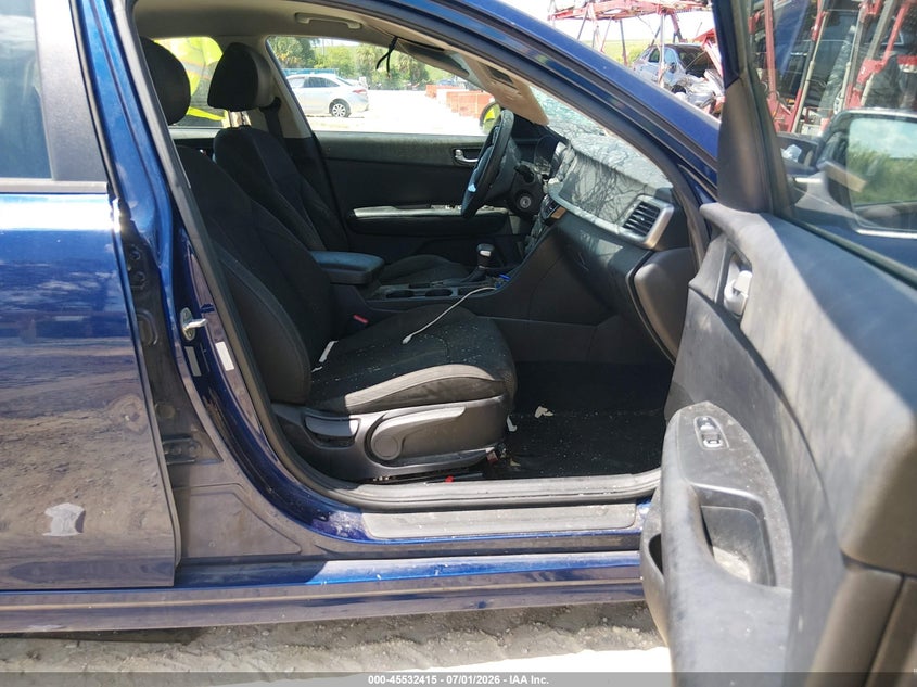 2019 Kia Optima VIN 5XXGT4L37KG277572 IAAI salvage auction — FRONT END, Rebuildable (Florida), sold $25 on 2026-07-28 (photo 5)