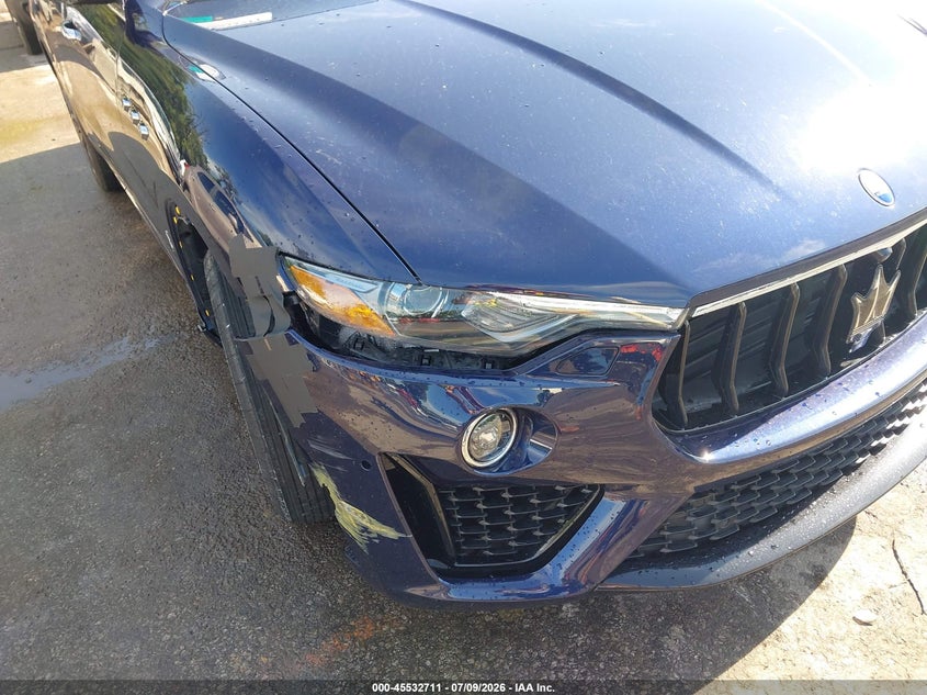 2019 Maserati Levante VIN ZN661YUS1KX322270 IAAI salvage auction — FRONT END, Salvage (Kansas), sold $11,800 on 2026-08-12 (photo 6)
