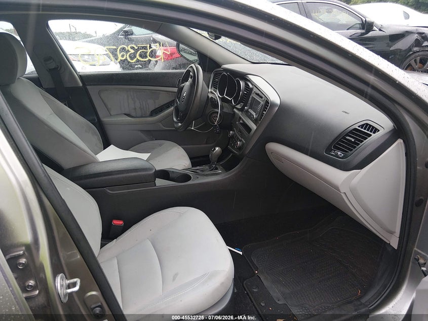 2013 Kia Optima VIN 5XXGM4A70DG164651 IAAI salvage auction — RIGHT FRONT, Clear (Massachusetts), sold $250 on 2026-07-17 (photo 5)