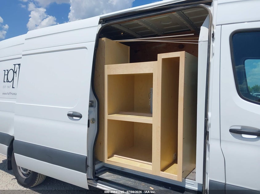 2021 Mercedes-benz Sprinter VIN W1W40CHY1MT053408 IAAI salvage auction — RIGHT SIDE, Salvage (Texas), sold $6,600 on 2026-07-29 (photo 8)