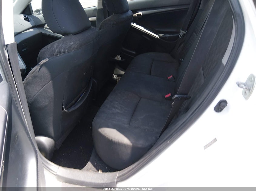 2010 Pontiac Vibe VIN 5Y2SP6E8XAZ415586 IAAI salvage auction — SIDE, Rebuildable (Florida), sold $600 on 2026-07-30 (photo 8)