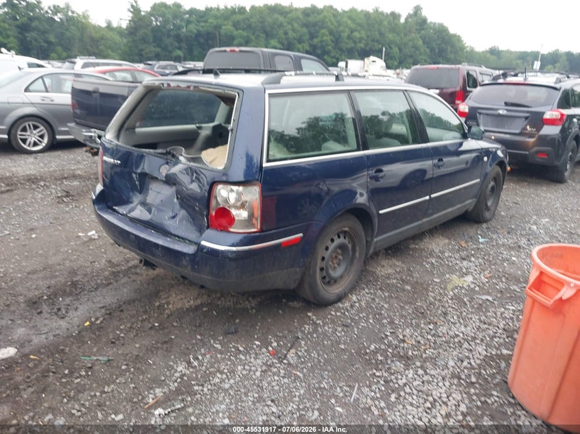 2003 Volkswagen Passat VIN WVWVD63B13E027127 IAAI salvage auction — REAR END, Mv-907A (New York), sold $25 on 2026-07-28 (photo 4)