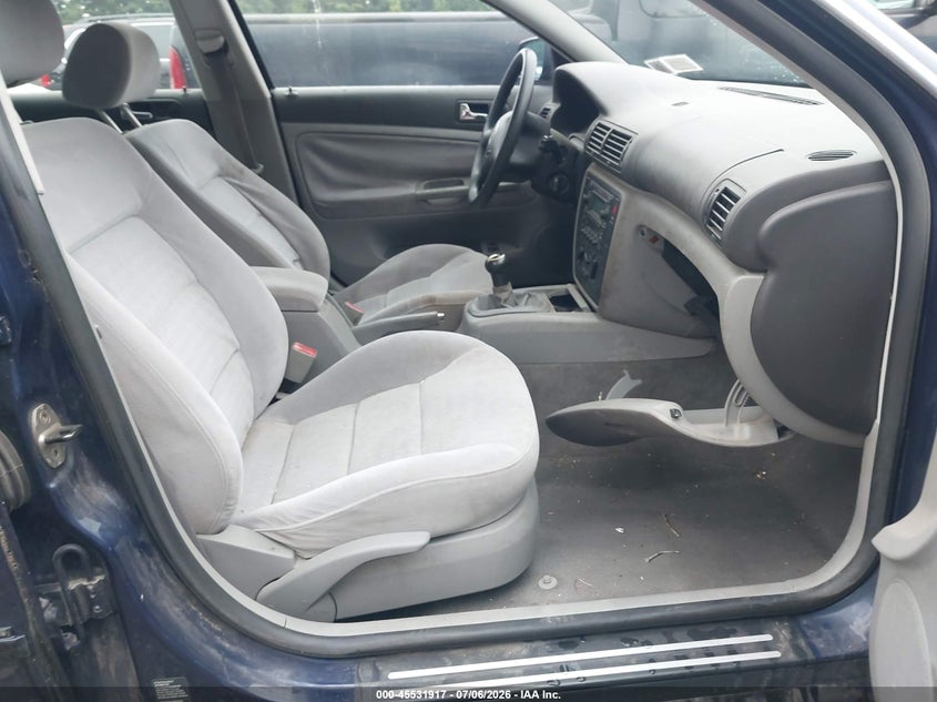 2003 Volkswagen Passat VIN WVWVD63B13E027127 IAAI salvage auction — REAR END, Mv-907A (New York), sold $25 on 2026-07-28 (photo 5)