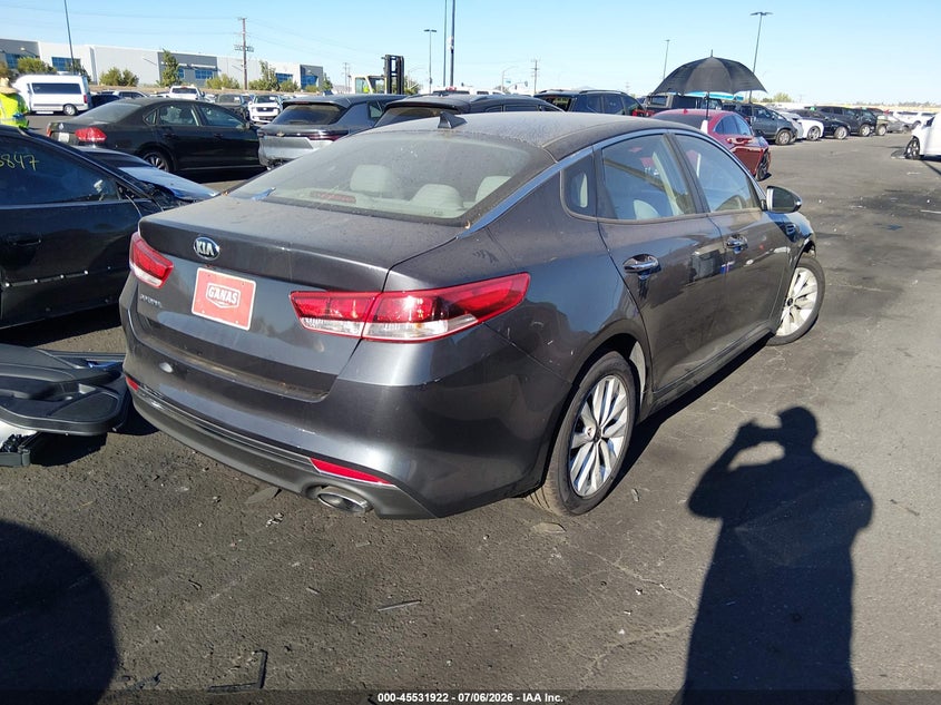 2017 Kia Optima VIN 5XXGT4L30HG131135 IAAI salvage auction — LEFT FRONT, Salvage Certificate (California), sold $1,550 on 2026-07-08 (photo 4)