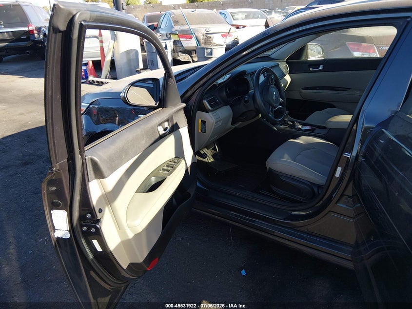 2017 Kia Optima VIN 5XXGT4L30HG131135 IAAI salvage auction — LEFT FRONT, Salvage Certificate (California), sold $1,550 on 2026-07-08 (photo 5)