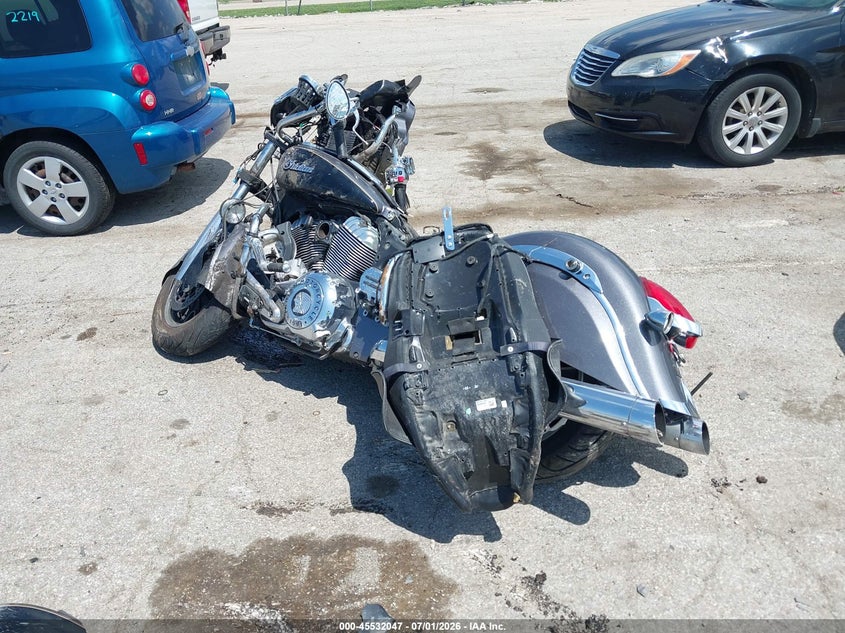 2017 Indian motorcycle co. Roadmaster VIN 56KTRAAA9H3355866 IAAI salvage auction — ALL OVER, Salvage (Illinois), sold $275 on 2026-10-14 (photo 3)