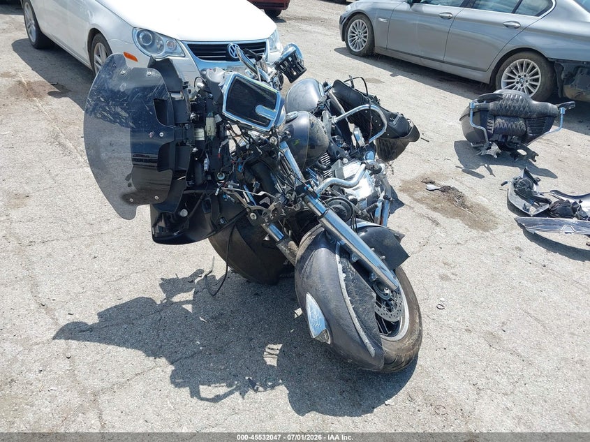 2017 Indian motorcycle co. Roadmaster VIN 56KTRAAA9H3355866 IAAI salvage auction — ALL OVER, Salvage (Illinois), sold $275 on 2026-10-14 (photo 5)