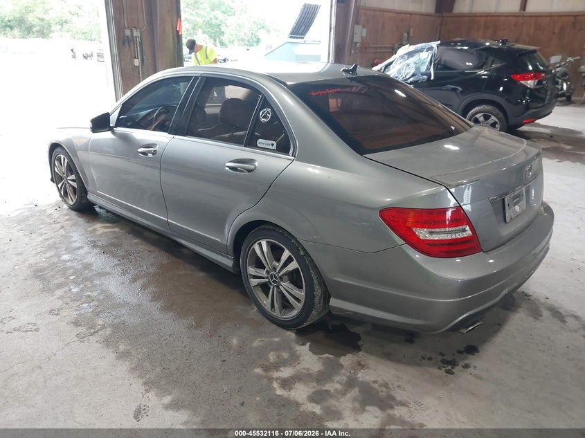 2013 Mercedes-benz C-klasse VIN WDDGF8AB3DR294710 IAAI salvage auction — RIGHT SIDE, Mv-907A (New York), sold $700 on 2026-07-15 (photo 3)