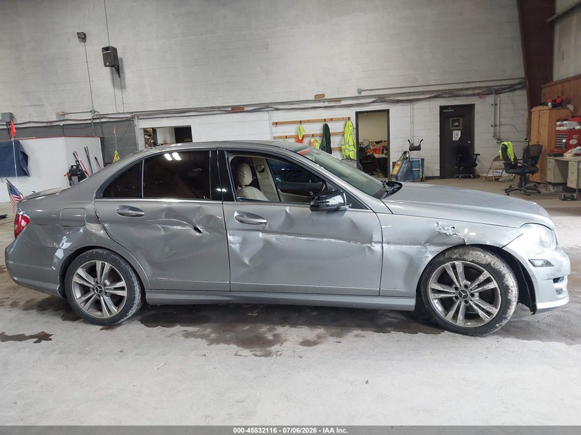 2013 Mercedes-benz C-klasse VIN WDDGF8AB3DR294710 IAAI salvage auction — RIGHT SIDE, Mv-907A (New York), sold $700 on 2026-07-15 (photo 6)