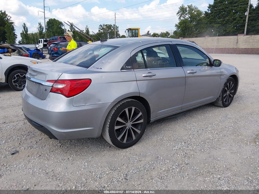 2014 Chrysler 200 VIN 1C3CCBBG6EN158495 IAAI salvage auction — HAIL, Salvage Title, sold $825 on 2026-08-24 (photo 4)