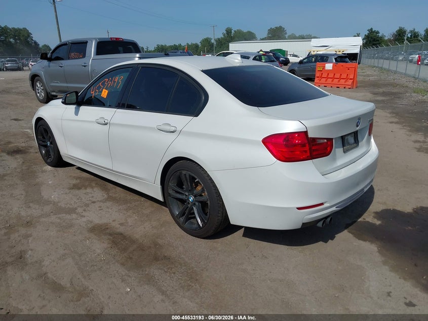 2013 BMW 3er VIN WBA3A5C58DJ462916 IAAI salvage auction — NORMAL WEAR, Clear (Virginia), sold $300 on 2026-07-17 (photo 3)