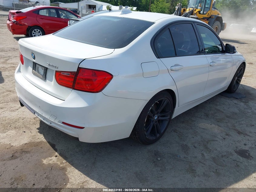2013 BMW 3er VIN WBA3A5C58DJ462916 IAAI salvage auction — NORMAL WEAR, Clear (Virginia), sold $300 on 2026-07-17 (photo 4)