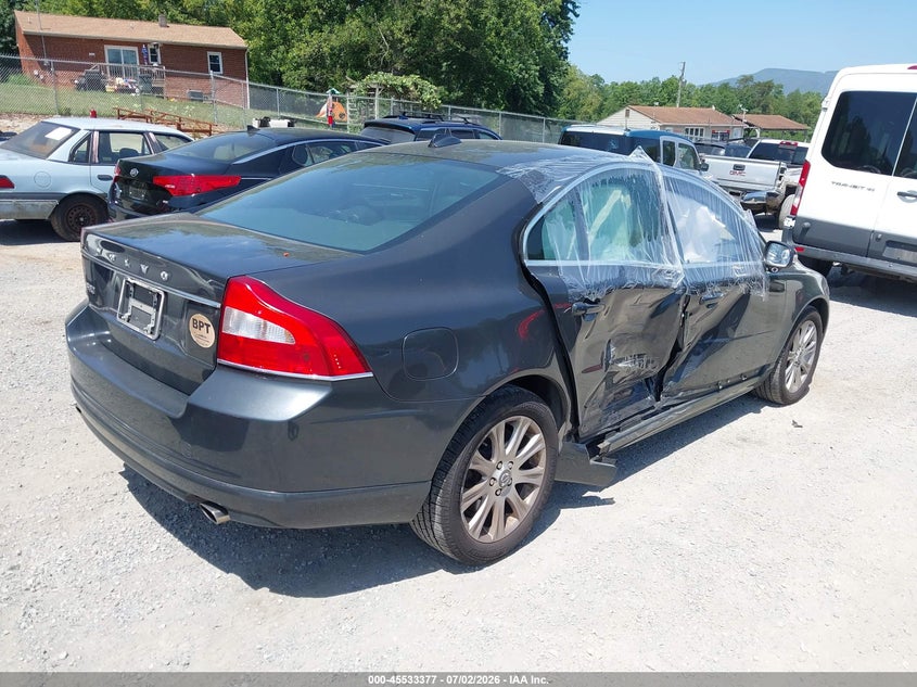 2011 Volvo S80 VIN YV1940AS6B1141139 IAAI salvage auction — RIGHT SIDE, Clear (Virginia), sold $650 on 2026-08-11 (photo 4)