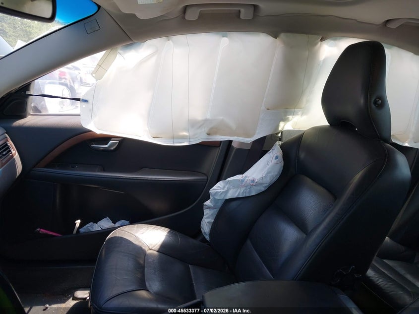 2011 Volvo S80 VIN YV1940AS6B1141139 IAAI salvage auction — RIGHT SIDE, Clear (Virginia), sold $650 on 2026-08-11 (photo 5)