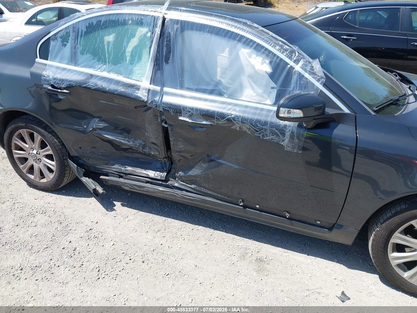 2011 Volvo S80 VIN YV1940AS6B1141139 IAAI salvage auction — RIGHT SIDE, Clear (Virginia), sold $650 on 2026-08-11 (photo 6)