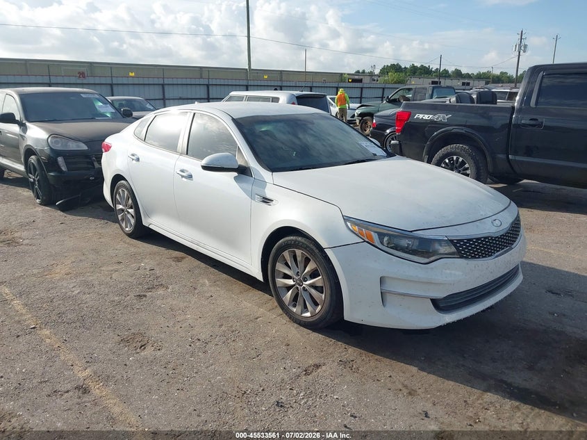 2017 Kia Optima VIN 5XXGT4L3XHG162859 IAAI salvage auction — LEFT & RIGHT, Original (Texas), sold $1,400 on 2026-08-02 (photo 1)