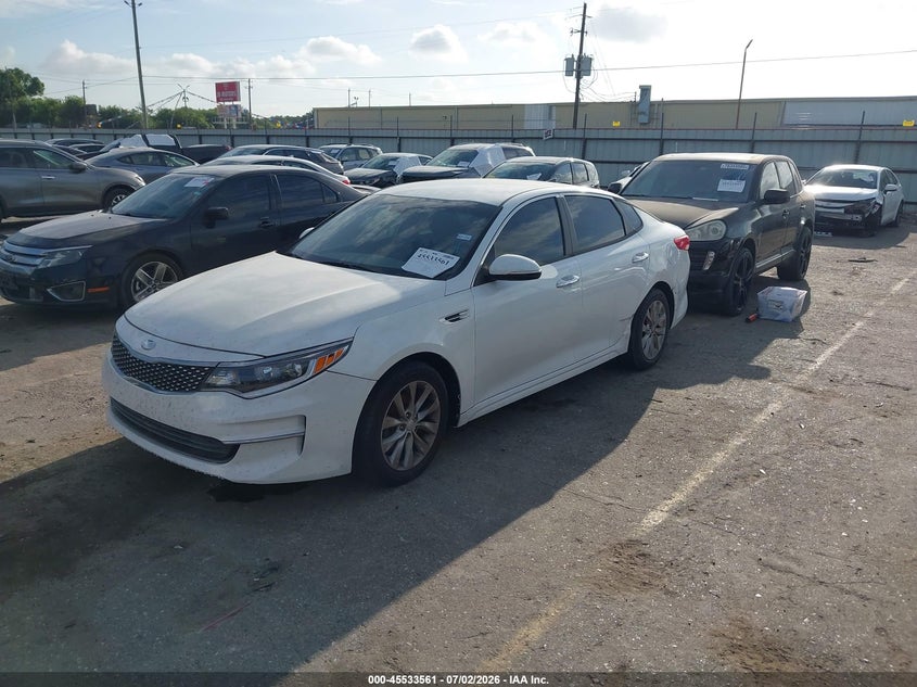 2017 Kia Optima VIN 5XXGT4L3XHG162859 IAAI salvage auction — LEFT & RIGHT, Original (Texas), sold $1,400 on 2026-08-02 (photo 2)