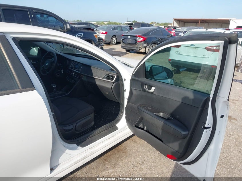2017 Kia Optima VIN 5XXGT4L3XHG162859 IAAI salvage auction — LEFT & RIGHT, Original (Texas), sold $1,400 on 2026-08-02 (photo 5)