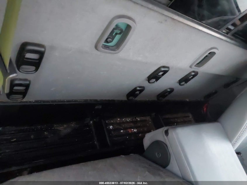 2002 Dodge Ram VIN 3B7KF26ZX2M270412 IAAI salvage auction — RIGHT REAR, Salvage (Kentucky), sold $1,150 on 2026-07-24 (photo 8)
