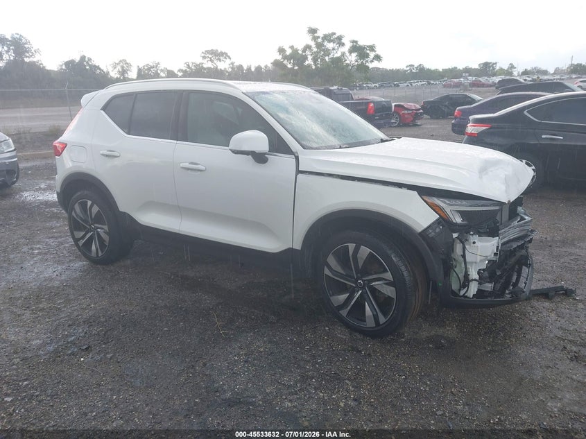 2024 Volvo Xc40 VIN YV4L12UE7R2204904 IAAI salvage auction — FRONT END, Salvage Title, sold $4,250 on 2026-07-23 (photo 1)