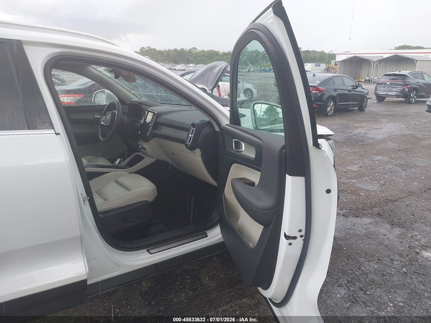 2024 Volvo Xc40 VIN YV4L12UE7R2204904 IAAI salvage auction — FRONT END, Salvage Title, sold $4,250 on 2026-07-23 (photo 5)