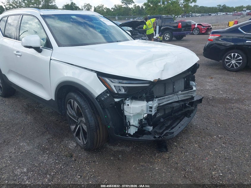 2024 Volvo Xc40 VIN YV4L12UE7R2204904 IAAI salvage auction — FRONT END, Salvage Title, sold $4,250 on 2026-07-23 (photo 6)