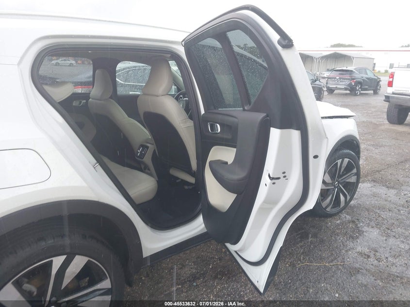 2024 Volvo Xc40 VIN YV4L12UE7R2204904 IAAI salvage auction — FRONT END, Salvage Title, sold $4,250 on 2026-07-23 (photo 8)