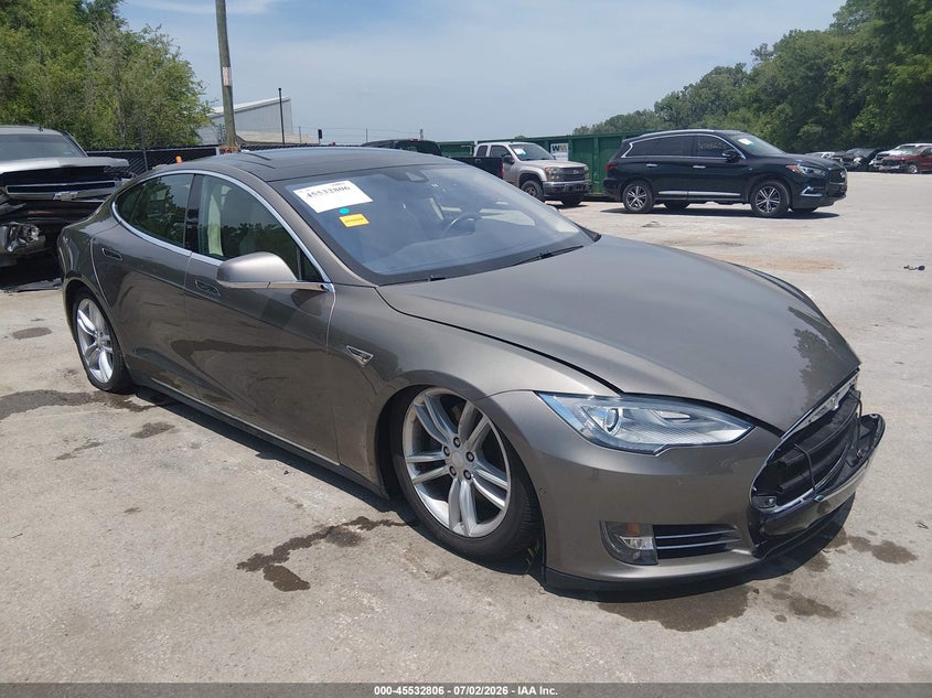 2015 Tesla Model s VIN 5YJSA1H22FF093258 — IAAI salvage auction photo